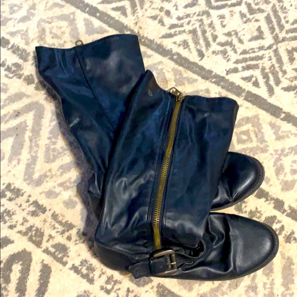 Black boots